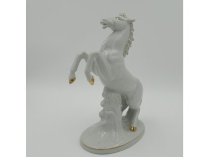 Kůn na zadních nohách. Soška. Porcelán.