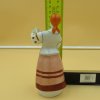 Soška " Dívka držící konvice ". Porcelán.