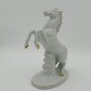 Kůn na zadních nohách. Soška. Porcelán.