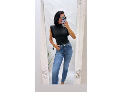 FA2B6C5B DA96 4D01 8D8B 9372CBBD2BC9