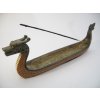 Mani Bhadra Stojánek na vonné tyčinky Dračí loď hnědý, 22 x 7 cm
