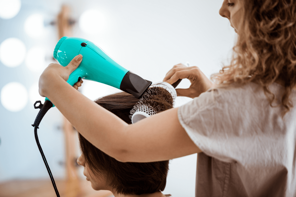 Najčastejšie chyby pri používaní sušičov vlasov a ako sa im vyhnúť