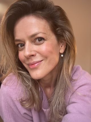 Šla jsem si k @petramiladinovski pro 🌞 do vlasů a rozzářilo mi to celej den 💫. Po půl roce jsem si došla na pravidelnou...