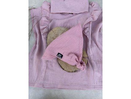 Mušelínový šátek s kšiltem růžový