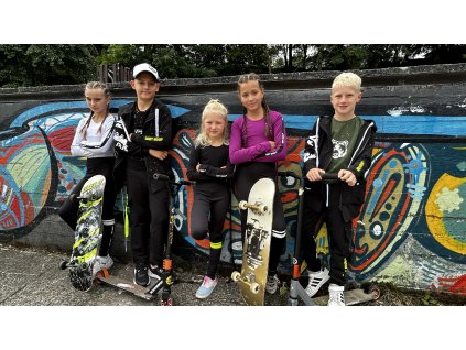 Dívčí crop top Bear ostružina s dlouhým rukávem