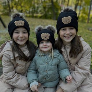 L I T T L E • B E A R 🐻 Medvědí čepice u vás letí nejvíce. Tak jakou barvu si vybereš ty? Www.andyboom.cz