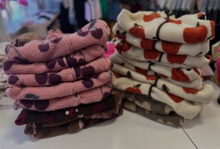 TEDDY vestičky už jedou ke svým majitelům 🧸 Dají se nosit i oboustranně 😉 Uz mate tu svoji? Ne, tak šup na www.andyboom.cz