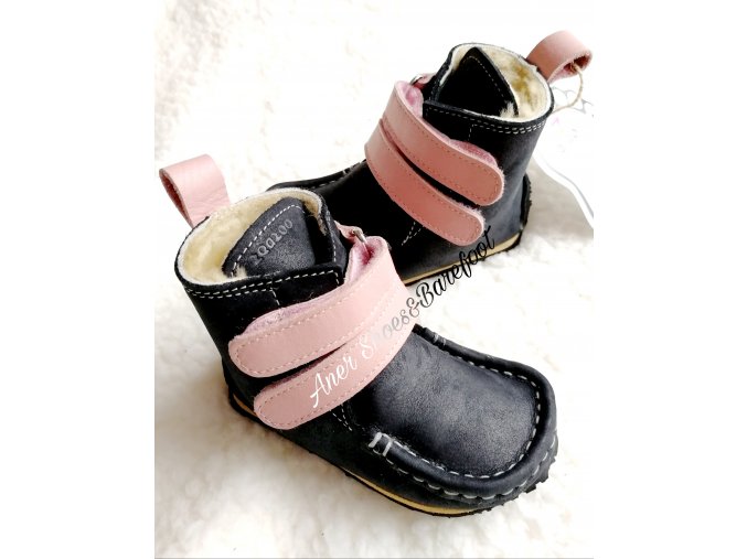 Zeazoo Yeti Black Pink barefoot