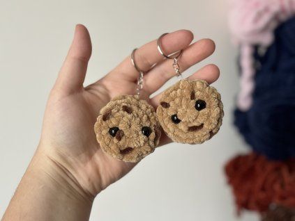 Háčkovaná klíčenka - Cookie