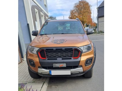 Maska Ford Ranger T8 s červenými mriežkami