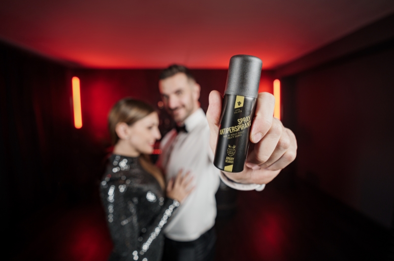 Deodorant vs. antiperspirant: Co ti zachrání čest i triko?