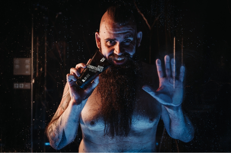 Jak se starat o vousy v létě