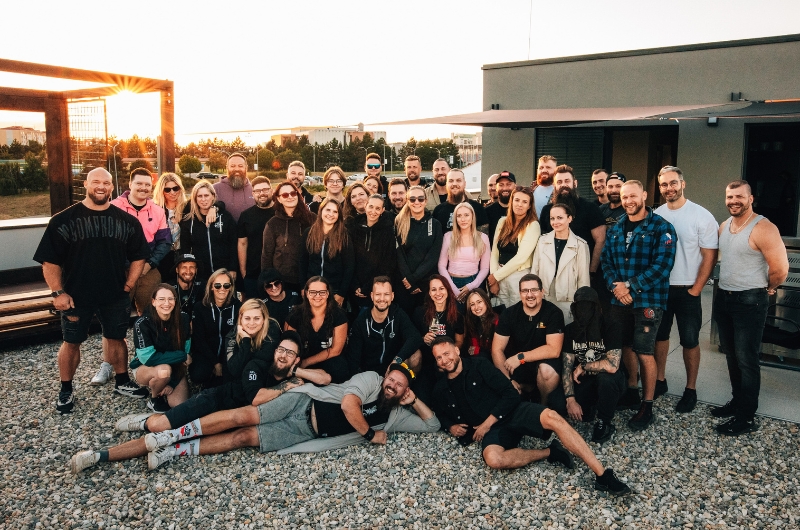 50 HOVAD A KOPRETINEK NA ÚTĚKU Z BLÁZINCE