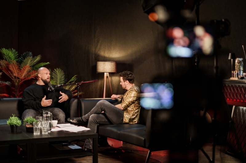 Peklo bylo. A vy jste ho rozjeli s náma