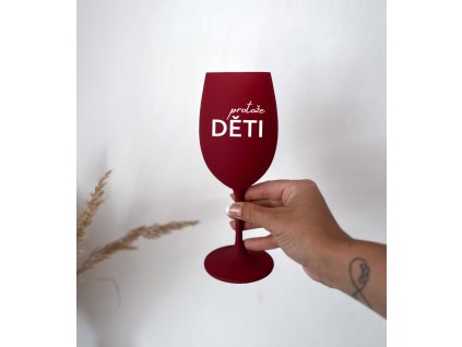 protože děti bordó bílý text