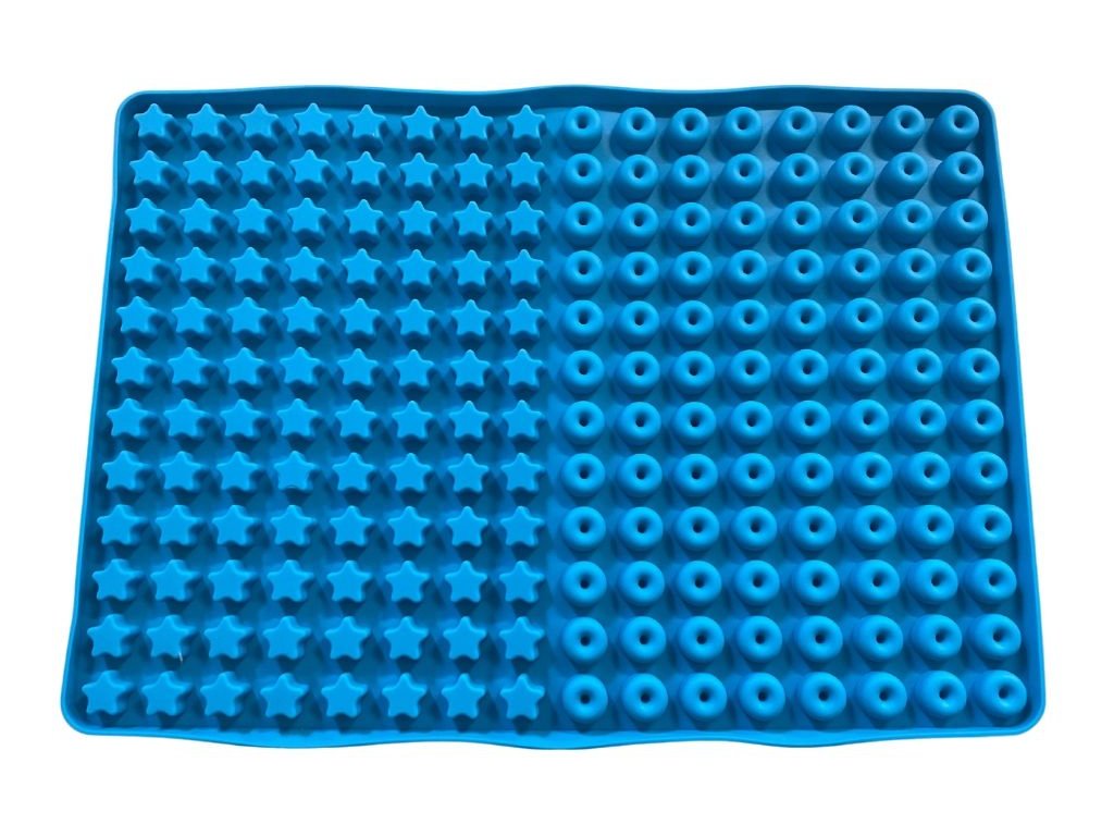 77382 nobby silikonova forma na peceni pamlsku 39x28cm z kategorie chovatelske potreby a krmiva pro psy misky a davkovace pro psy formy na peceni pamlsku