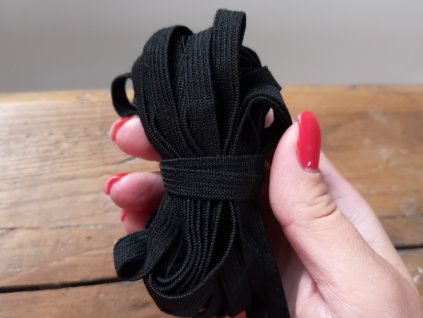 Guma prádlová 7mm čierna