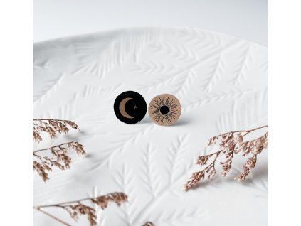 Pod jedním nebem kruhy zlaté kartáč 01