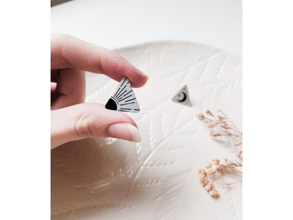 Pod jedním nebem trojúhelníky stříbrné 02