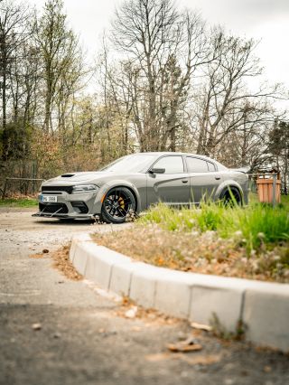 Síla, styl a pořádná dávka americkýho snu 🇺🇸🔥Náš Dodge Charger Widebody není jen auto… je to zážitek, co ti zůstane v...
