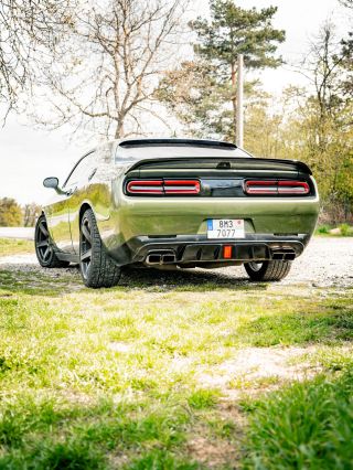 Náš ScatPack je připravený na pořádnou jízdu!🔥 Vyzkoušej i ty! Pouze na amerikanakolech.cz #photo #dodge #challenger...