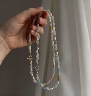 Náhrdelníky z minerálů a říčních perel jsou skladem na eshopu ✨ najdete tam několik nových kombinací, ale také vaše...