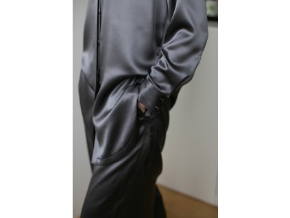 SIGNATURE LOOSE-FIT PURE SILK SHIRT