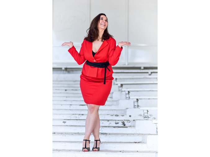 Pouzdrová sukně z luxusní vlněné kostýmovky červená