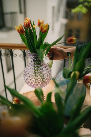 In bloom. A tribute to flowers, colour and the craftsmanship that connects them. Handmade glass designed to be filled with...
