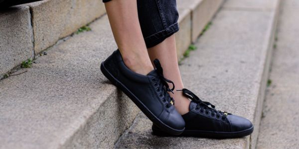 An Barfußschuhe gewöhnen: schrittweise und sicher umsteigen