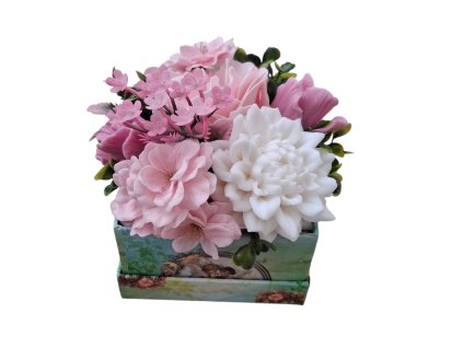 dekorace z mydlovych kvetu v miniboxu rosemarie