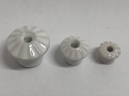 porcelánový úchyt - odstín bíla