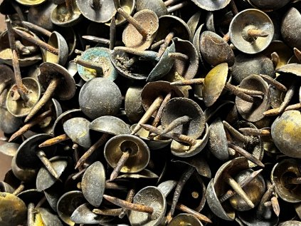 čalounický hřebík