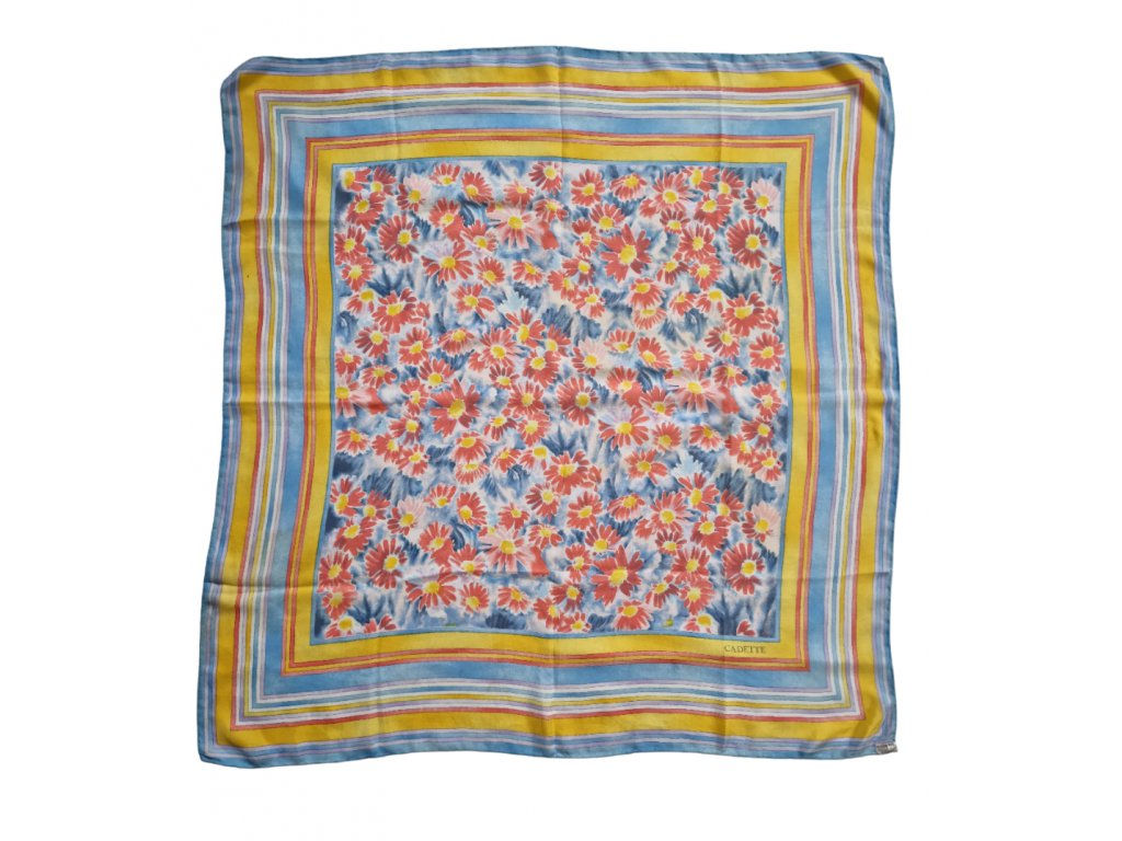 1. Starožitná móda retro móda starožitný šátek hedvábný šátek hedvábí květiny vintage starožitnosti starožitné šperky Antik Kureš antique jewellery antique scarf Cadette