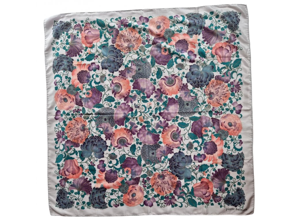 1. Starožitná móda retro móda starožitný šátek hedvábný šátek květinový vintage starožitnosti starožitné šperky Antik Kureš vintage scarf Pierre Balmain