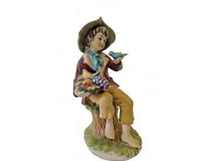 Chlapec s ošatkou ovoce porcelánová soška starožitný porcelán Antik Kureš I.
