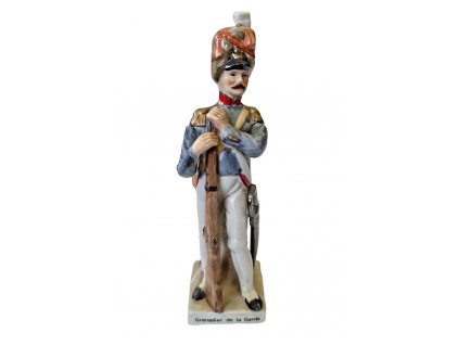 Soška grenadýra voják military starožitný porcelán Antik Kureš I.