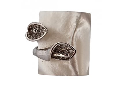 Stříbrný prsten s perletí a kalami kala Antik Kureš starožitné šperky I.