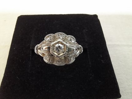 Art Deco dámský prsten s diamanty