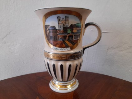 Biedermeierovský lázeňský pohárek z roku 1840