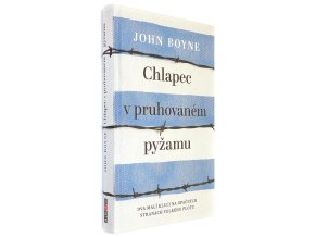 Chlapec v pruhovaném pyžamu