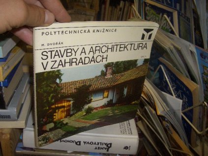 Stavby a architektektura v zahradách