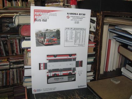 Papírový model autobusu Bus 152