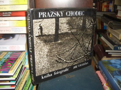 Pražský chodec - kniha fotografií Prahy