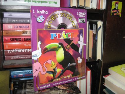 Svět zvířat - Ptáci (kniha omalovánek s DVD). 15 samolepek, 6 barevných pastelek + 1 ořezávátko
