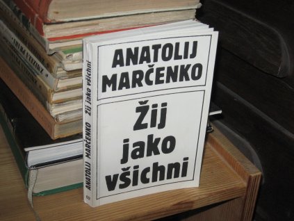 Žij jako všichni