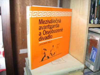 Meziválečná avantgarda a Osvobozené divadlo