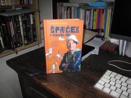 Špaček v porcelánu aneb Etiketa, vole!
