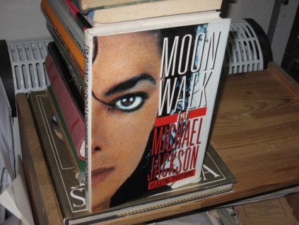 Michael Jackson: Moonwalk