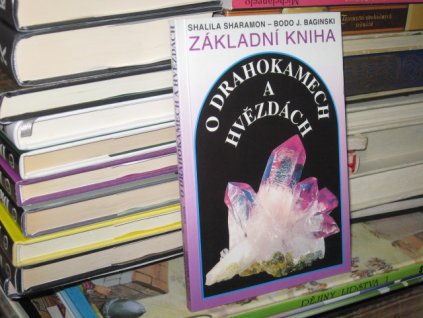 Základní kniha o drahokamech a hvězdách